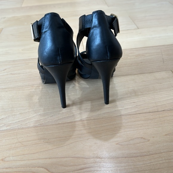 NWOT Black Heels - Picture 3 of 6